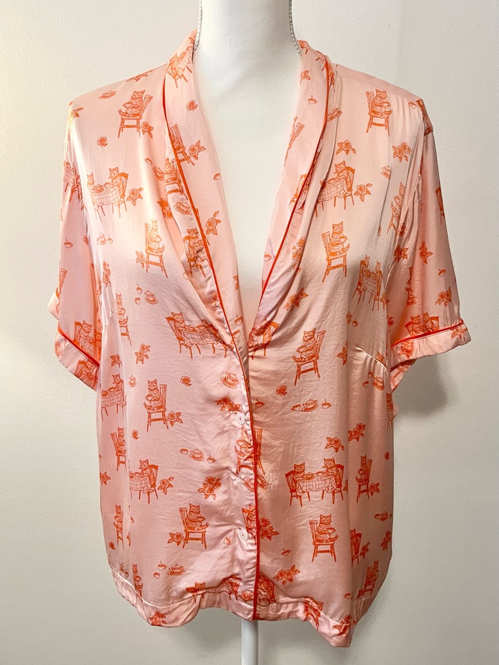 Anthropologie Cat Themed Pajama Top in Coral Pink with Orange Cat Print. Size XL